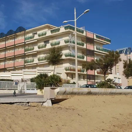 4 Personnes, Face A La Plage, Climatise, Parking - Fr-1-803-31 * Le Lavandou